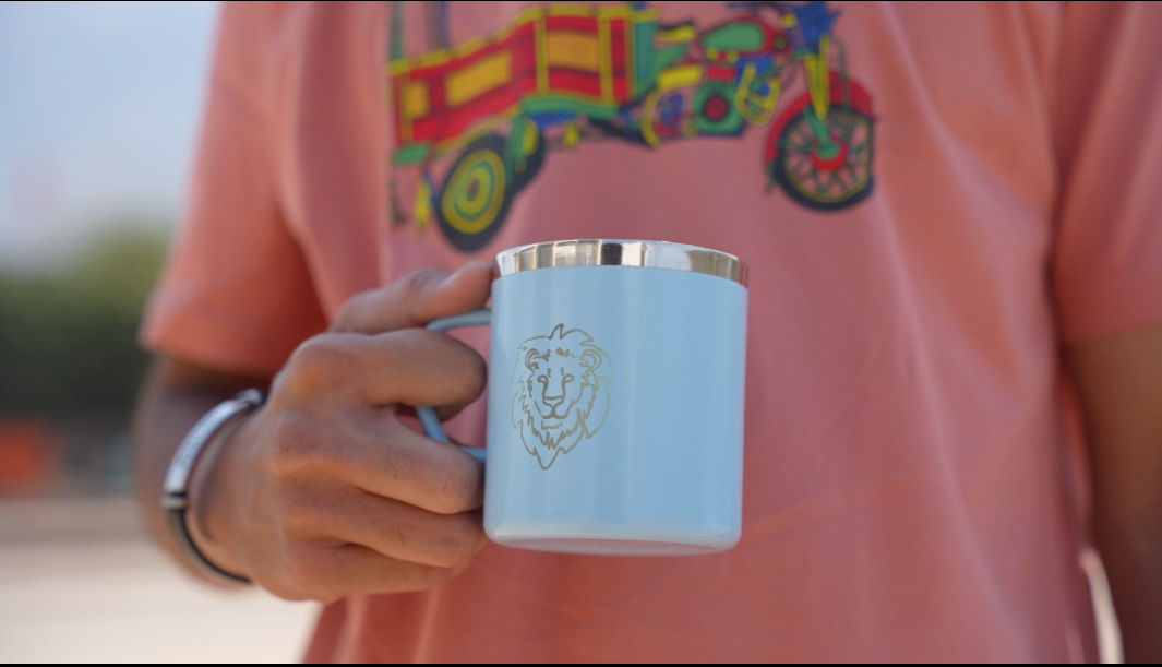 Saavaj Steel Mug – Bold Lion Print & Cap for Adventure